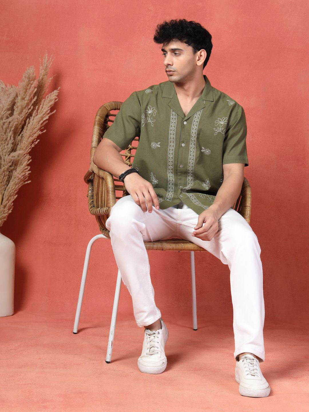 Men Ethnic Motifs Embroided Spread Collar Casual Shirt